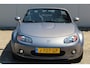 Mazda MX-5 1.8-127pk Exclusive Cabriolet. Een geweldig strak sturende wagen. Van liefhebber voor liefhebber ! Schroefset, lmv, Airco, Elektrische Ramen, Centrale portiervergrendeling etc.