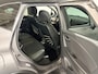 Renault Captur 120PK TCe Intens Automaat | Trekhaak | Navi | LM Velgen Hoogglans Zwart | Camera | Parkeersensoren | Full LED | Climate Control | Cruise Control | Keyless Entry | Elektrische Ramen & Spiegels | Licht & Regen Sensor |