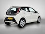 Toyota Aygo 1.0 VVT-i x-play | Airco | Achteruitrijcamera | Elektrische ramen voor | elektrisch verstelbare buitenspiegels |