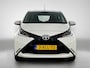 Toyota Aygo 1.0 VVT-i x-play | Airco | Achteruitrijcamera | Elektrische ramen voor | elektrisch verstelbare buitenspiegels |