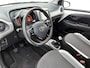 Toyota Aygo 1.0 VVT-i x-play | Airco | Achteruitrijcamera | Elektrische ramen voor | elektrisch verstelbare buitenspiegels |