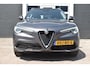 Alfa Romeo Stelvio 2.0 T 280pk AWD (4x4) Super Veloce Automaat | Navigatie | Carplay & Android Auto | Camera | Airco ECC | Panoramisch Open Dak | Parkeersensoren | Leder | Lichtmetalen Velgen | Dodehoek Detectie |  Alarm | Isofix | 4 Seizoenen Banden | Zeer Compleet!!!