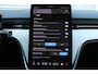 Volvo EX90 Twin Motor Performance Ultra 7P. 106 kWh | 800V | 680PK | Elektrochromatisch Panoramadak | Nappa Lederen Bekleding | Stoelventilatie & Massagefunctie Voorstoelen | Luchtvering | Bowers & Wilkins High Fidelity Audiosysteem | Dolby Atmos | Abbey Road Studios Mode | Getint Glas | 22-Inch Lichtmetalen Velgen | Stoelverwarming Voor en Achter | Stuurverwarming | Keyless | BLIS | Adaptive Cruise Control | Pilot Assist | Park Pilot Assist | Visual Park Assist met 360° Camera | Google | Soft Close |