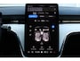 Volvo EX90 Twin Motor Performance Ultra 7P. 106 kWh | 800V | 680PK | Elektrochromatisch Panoramadak | Nappa Lederen Bekleding | Stoelventilatie & Massagefunctie Voorstoelen | Luchtvering | Bowers & Wilkins High Fidelity Audiosysteem | Dolby Atmos | Abbey Road Studios Mode | Getint Glas | 22-Inch Lichtmetalen Velgen | Stoelverwarming Voor en Achter | Stuurverwarming | Keyless | BLIS | Adaptive Cruise Control | Pilot Assist | Park Pilot Assist | Visual Park Assist met 360° Camera | Google | Soft Close |