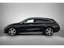 Mercedes-Benz CLA Shooting Brake 200 Business Solution AMG 58 kWh | Trekhaak | Vast panoramadak | Sportstoelen | Warmtewerend donkergetint glas | URBAN GUARD | 18 inch vijfspaaks lichtmetalen AMG-velgen |