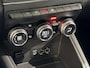Renault Captur 160PK E-Tech Plug-in Hybrid Intens Automaat | Trekhaak | Navi | Apple CarPlay/Android Auto | 18" Lichtmetalen Velgen | Licht & Regen Sensor | Cruise Control | Climate Control | Digital Cockpit |