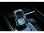 Volvo XC60 T6 Plug-in hybrid AWD Plus Dark | Trekhaak | Head up display | 360 graden camera | Premium audio by Harman Kardon | Verwarmbare voorstoelen stuurwiel en achterbank