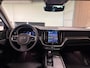 Volvo XC60 T6 AWD Recharge Plus Bright | Trekhaak | 360° Camera | Harman Kardon | Adaptieve Cruise Control | Standkachel met Volvo On Call App | Stoelverwarming voor+achter | Stuurwielverwarming | Schuifdak | Full LED meesturende koplampen | Pilot Assist | Elektrische voorstoelen geheugen | Lederen bekleding | Zitting verlenging voorstoelen | 19 Inch | Google Infotainment | Keyless Drive | Parkeersensoren voor+achter | Privacy Glass | Elektrisch bedienbare achterklep | DAB Radio | Apple Carplay/Android Auto | Draadloos telefoon opladen | Volvo On Call met mobiele App functie | Platinum Grey Metallic |