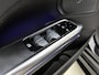 Mercedes-Benz C-klasse Estate 300 e 140 Years Edition | Winterpakket | Comfortpakket Plus | Parkeerpakket met 360°-camera | Trekhaak | Panoramaschuifdak | Middenconsole metaalstructuur | DISTRONIC | 19" multispaaks lichtmetalen AMG-velgen |