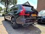 Volvo XC60 T8 Plug-In Hybrid 455PK Ultra Black Edition AWD + 21"/ Navi/ Clima/ Ad.Cruise/ Pano/ B&W/ Full-LED/ Luchtvering/ 360°/ Head-Up/ Winterpakket/ NL auto