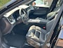 Volvo XC60 T8 Plug-In Hybrid 455PK Ultra Black Edition AWD + 21"/ Navi/ Clima/ Ad.Cruise/ Pano/ B&W/ Full-LED/ Luchtvering/ 360°/ Head-Up/ Winterpakket/ NL auto
