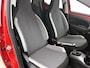 Toyota Aygo 1.0 VVT-i x-Joy | BTW voertuig | Dealer onderhouden | Climate Control | Lichtsensor | DAB | Apple CarPlay/Android Auto | Achteruitrijcamera |