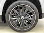 Mercedes-Benz GLB 250+ Business Solution AMG 7p. 85.5 kWh | Premium Plus pakket | Verstelbare demping | Winterpakket | Nightpakket | Parkeerpakket | Trekhaak | 20” multispaakse AMG-velgen | GUARD 360° | Sportstoelen | Vast panoramadak | Burmester® 3D surround sound system |