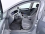 Volkswagen Golf 1.0 TSI Life Business - Adative Cruise Control - Apple Carplay/Android Auto - Electrische Stoelen