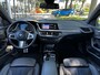 BMW 1-Serie 118i High Executive M-sport | M-AERODYNAMICA| SFEERVERLICHTING| NAVIGATIE + APPLE CARPLAY/ANDROID AUTO| PARKEERSENSOREN V+A| FULL LED| KEYLESS| GETINT GLAS|