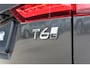 Volvo V60 T6 Plug-in hybrid AWD Plus Dark | Semi- Elektrische Trekhaak | Premium audio by Harman Kardon | Verwarmbare voor- en achterstoelen + Stuurwiel | Verwarmbare Voorruit | Rondomzicht camera