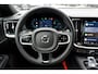Volvo V60 T6 Plug-in hybrid AWD Plus Dark | Semi- Elektrische Trekhaak | Premium audio by Harman Kardon | Verwarmbare voor- en achterstoelen + Stuurwiel | Verwarmbare Voorruit | Rondomzicht camera