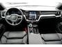 Volvo V60 T6 Plug-in hybrid AWD Plus Dark | Semi- Elektrische Trekhaak | Premium audio by Harman Kardon | Verwarmbare voor- en achterstoelen + Stuurwiel | Verwarmbare Voorruit | Rondomzicht camera