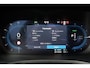 Volvo V60 T6 Plug-in hybrid AWD Plus Dark | Semi- Elektrische Trekhaak | Premium audio by Harman Kardon | Verwarmbare voor- en achterstoelen + Stuurwiel | Verwarmbare Voorruit | Rondomzicht camera