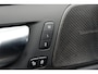 Volvo V60 T6 Plug-in hybrid AWD Plus Dark | Semi- Elektrische Trekhaak | Premium audio by Harman Kardon | Verwarmbare voor- en achterstoelen + Stuurwiel | Verwarmbare Voorruit | Rondomzicht camera