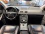 Volvo XC90 2.5 T KINETIC 5 PERSOONS LEDER CRUISE CONTROL CLIMATE CONTROL ELEK. VERSTELBARE BESTUURDERSSTOEL STOELVERWARMING AFN. TREKHAAK ZEER MOOI !!
