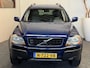 Volvo XC90 2.5 T KINETIC 5 PERSOONS LEDER CRUISE CONTROL CLIMATE CONTROL ELEK. VERSTELBARE BESTUURDERSSTOEL STOELVERWARMING AFN. TREKHAAK ZEER MOOI !!