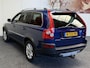 Volvo XC90 2.5 T KINETIC 5 PERSOONS LEDER CRUISE CONTROL CLIMATE CONTROL ELEK. VERSTELBARE BESTUURDERSSTOEL STOELVERWARMING AFN. TREKHAAK ZEER MOOI !!