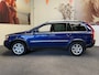 Volvo XC90 2.5 T KINETIC 5 PERSOONS LEDER CRUISE CONTROL CLIMATE CONTROL ELEK. VERSTELBARE BESTUURDERSSTOEL STOELVERWARMING AFN. TREKHAAK ZEER MOOI !!