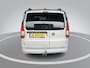 Volkswagen Caddy Maxi 1.5 TSI 7p · Navigatie · P-Sensoren · 7. Persoons · Stoelverwarming · Trekhaak · Cruise Control · 16'' Inch ·
