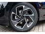 Lynk & Co 02 More 66 kWh | Panoramadak | 360 camera | Harman Kardon audio | Dodehoekdetectie | Stoel/Stuurverwarming | Apple CarPlay/Android Auto | 20"LM-velgen | Elektrisch bedienbare voorstoelen met geheugenfunctie | Klimaat warmtepomp | Elektrisch bedienbare achterklep |