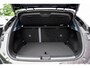 Lynk & Co 02 More 66 kWh | Panoramadak | 360 camera | Harman Kardon audio | Dodehoekdetectie | Stoel/Stuurverwarming | Apple CarPlay/Android Auto | 20"LM-velgen | Elektrisch bedienbare voorstoelen met geheugenfunctie | Klimaat warmtepomp | Elektrisch bedienbare achterklep |
