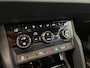 Skoda Karoq 1.5 TSI 150pk DSG Style Navigatie Apple Carplay/Android Auto Parkeersensoren Camera Adaptive Cruise Control Elektrische achterklep Wegklapbare trekhaak Stoel- en stuurverwarming Ledverlichting Virtual Cockpit Climate Control