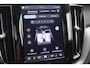 Volvo XC60 T8 Recharge AWD Ultimate Bright | Longe Range | Stoelverwarming | Trekhaak | Leder | Panoramadak | BLIS | Pilot Assist | 360° Camera | Keyless