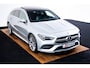 Mercedes-Benz CLA Shooting Brake 250 e AMG Line Panoramadak - Trekhaak - Sfeerverlichting - Memorystoelen - Stoelverwarming - Dodehoekassistent - Camera - 19 inch - Lederpakket