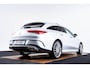 Mercedes-Benz CLA Shooting Brake 250 e AMG Line Panoramadak - Trekhaak - Sfeerverlichting - Memorystoelen - Stoelverwarming - Dodehoekassistent - Camera - 19 inch - Lederpakket
