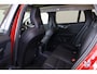 Volvo V60 T6 Recharge AWD Plus Dark - Panorama/schuifdak - IntelliSafe Assist - 360º Camera - Harman/Kardon audio - Adaptieve LED koplampen - Verwarmde voorstoelen, stuur & achterbank - Parkeersensoren voor & achter - Elektr. bedienb. voorstoelen met geheugen - Extra getint glas - 18' LMV
