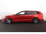 Volvo V60 T6 Recharge AWD Plus Dark - Panorama/schuifdak - IntelliSafe Assist - 360º Camera - Harman/Kardon audio - Adaptieve LED koplampen - Verwarmde voorstoelen, stuur & achterbank - Parkeersensoren voor & achter - Elektr. bedienb. voorstoelen met geheugen - Extra getint glas - 18' LMV