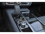 Volvo V90 T6 Recharge AWD Plus Dark - Luchtvering - Panorama/schuifdak - IntelliSafe Assist & Surround - Harman/Kardon audio - Adaptieve LED koplampen - Parkeercamera achter - Verwarmde voorstoelen, stuur & achterbank - Parkeersensoren voor & achter - Elektr. bedienb. voorstoelen met geheugen - Extra getint glas - Inklapbare trekhaak - 19' LMV