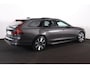Volvo V90 T6 Recharge AWD Plus Dark - Luchtvering - Panorama/schuifdak - IntelliSafe Assist & Surround - Harman/Kardon audio - Adaptieve LED koplampen - Parkeercamera achter - Verwarmde voorstoelen, stuur & achterbank - Parkeersensoren voor & achter - Elektr. bedienb. voorstoelen met geheugen - Extra getint glas - Inklapbare trekhaak - 19' LMV