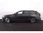 Volvo V90 T6 Recharge AWD Plus Dark - Luchtvering - Panorama/schuifdak - IntelliSafe Assist & Surround - Harman/Kardon audio - Adaptieve LED koplampen - Parkeercamera achter - Verwarmde voorstoelen, stuur & achterbank - Parkeersensoren voor & achter - Elektr. bedienb. voorstoelen met geheugen - Extra getint glas - Inklapbare trekhaak - 19' LMV