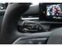 Volkswagen T-Roc 1.5 eTsi R-Line First Edition | Dig. Cockpit | IQ Light | Pano | Adapt. Cruise | Trekhaak | Head-up | Harman Kardon | Keyless | 360cam | Stoel- Stuurverw.