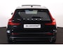 Volvo V60 B3 Business Pro - Panorama/schuifdak - IntelliSafe Assist & Surround - Parkeercamera achter - Verwarmde voorstoelen, stuur & achterbank - Parkeersensoren voor & achter - Standkachel - Extra getint glas - Inklapbare trekhaak - 18' LMV