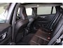 Volvo V60 B3 Business Pro - Panorama/schuifdak - IntelliSafe Assist & Surround - Parkeercamera achter - Verwarmde voorstoelen, stuur & achterbank - Parkeersensoren voor & achter - Standkachel - Extra getint glas - Inklapbare trekhaak - 18' LMV