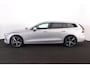 Volvo V60 T6 Recharge AWD Plus Bright - IntelliSafe Assist - Harman/Kardon audio - Adaptieve LED koplampen - Parkeercamera achter - Verwarmde voorstoelen, stuur & achterbank - Parkeersensoren voor & achter - Elektr. bedienb. voorstoelen met geheugen - Extra getint glas - Inklapbare trekhaak - 19' LMV