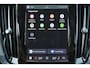 Volvo V60 T6 Recharge AWD Plus Bright - IntelliSafe Assist - Harman/Kardon audio - Adaptieve LED koplampen - Parkeercamera achter - Verwarmde voorstoelen, stuur & achterbank - Parkeersensoren voor & achter - Elektr. bedienb. voorstoelen met geheugen - Extra getint glas - Inklapbare trekhaak - 19' LMV