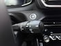 Peugeot 2008 Allure Pack 1.2 Hybrid 145pk e-DCS6 | STOELVERW. | ADAPTIVE CRUISE | KEYLESS ENTRY | 360° CAMERA | DODEHOEKBEW. | NAVI | LEDER/STOF |