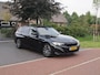 BMW 3-Serie Touring 320e | Facelift | 19 Inch | Camera | Sfeerverlichting | Cruise Control | Leer | NL-Auto |