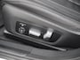 BMW 3-Serie Touring 320e | Facelift | 19 Inch | Camera | Sfeerverlichting | Cruise Control | Leer | NL-Auto |