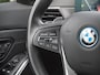BMW 3-Serie Touring 320e | Facelift | 19 Inch | Camera | Sfeerverlichting | Cruise Control | Leer | NL-Auto |