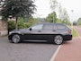 BMW 3-Serie Touring 320e | Facelift | 19 Inch | Camera | Sfeerverlichting | Cruise Control | Leer | NL-Auto |